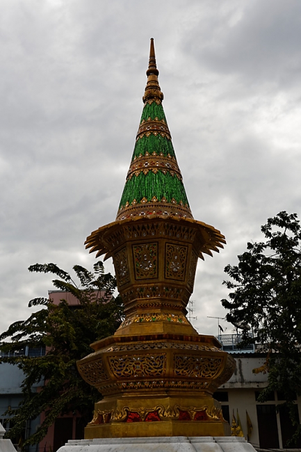 Wat Traimitr-NOV13-004